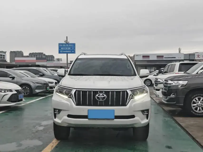 2019 TOYOTA LAND thumbnail 2