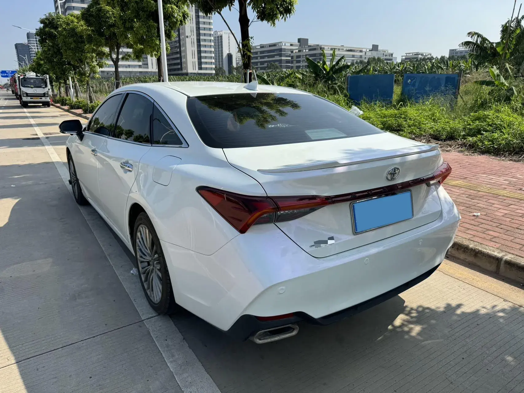 2022 TOYOTA AVALON thumbnail 4
