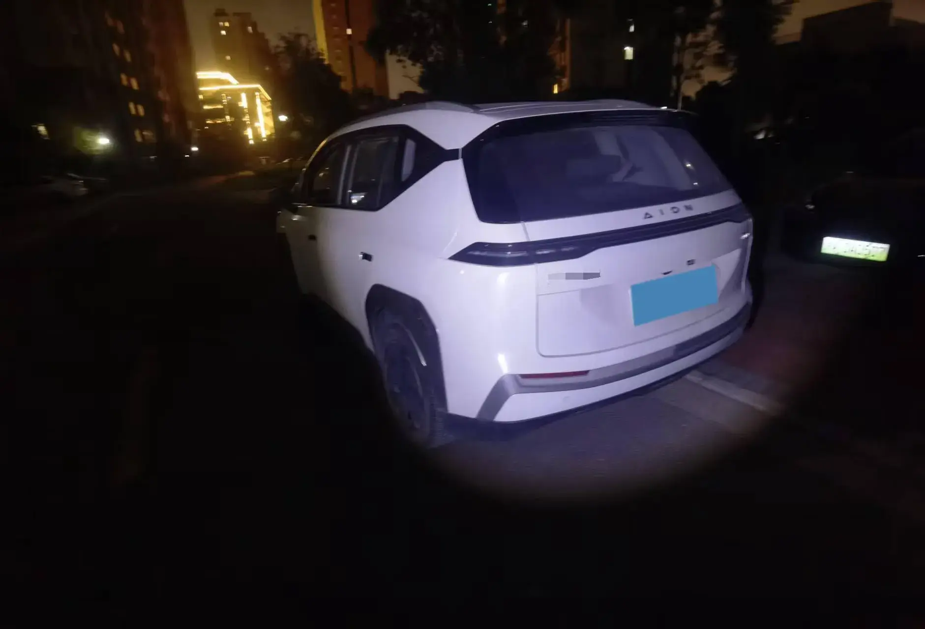 2023 AION Y thumbnail 4