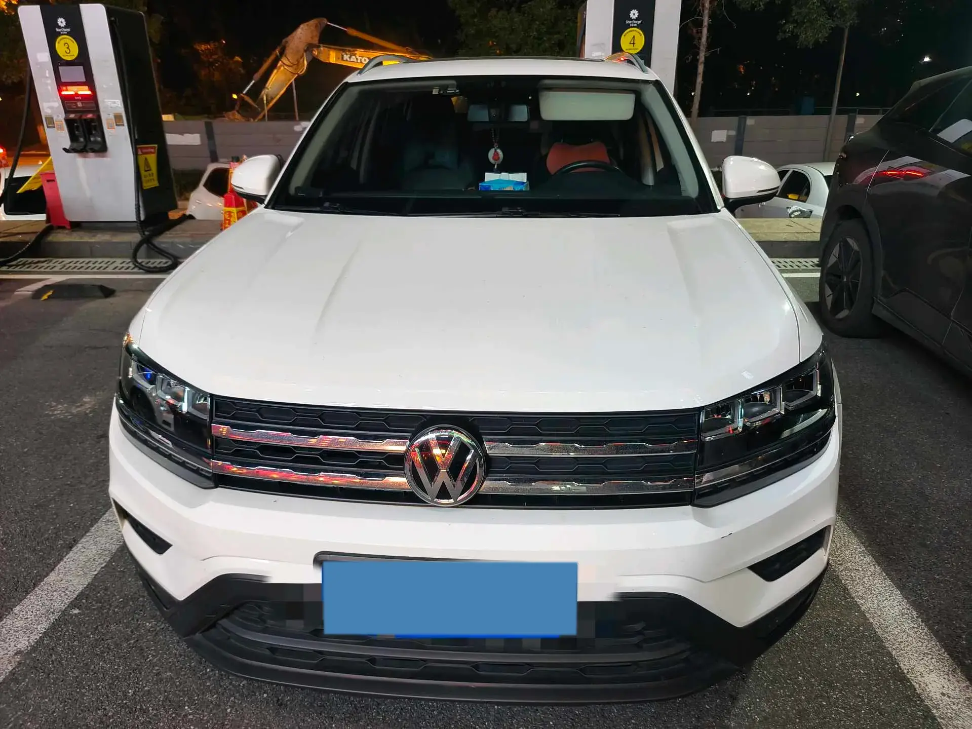 2019 VOLKSWAGEN THARU thumbnail 2