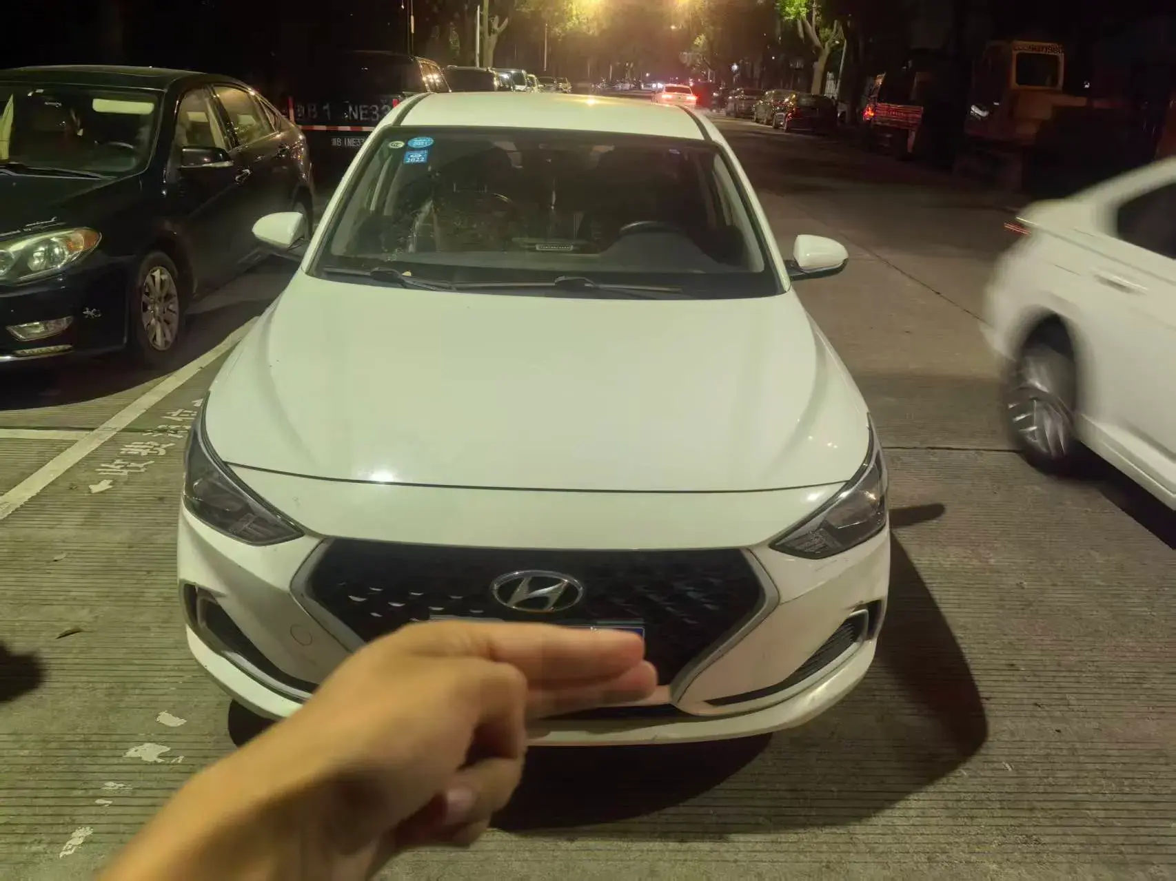 2017 HYUNDAI CELESTA thumbnail 2