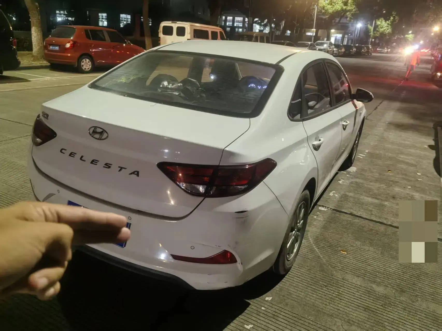 2017 HYUNDAI CELESTA thumbnail 4
