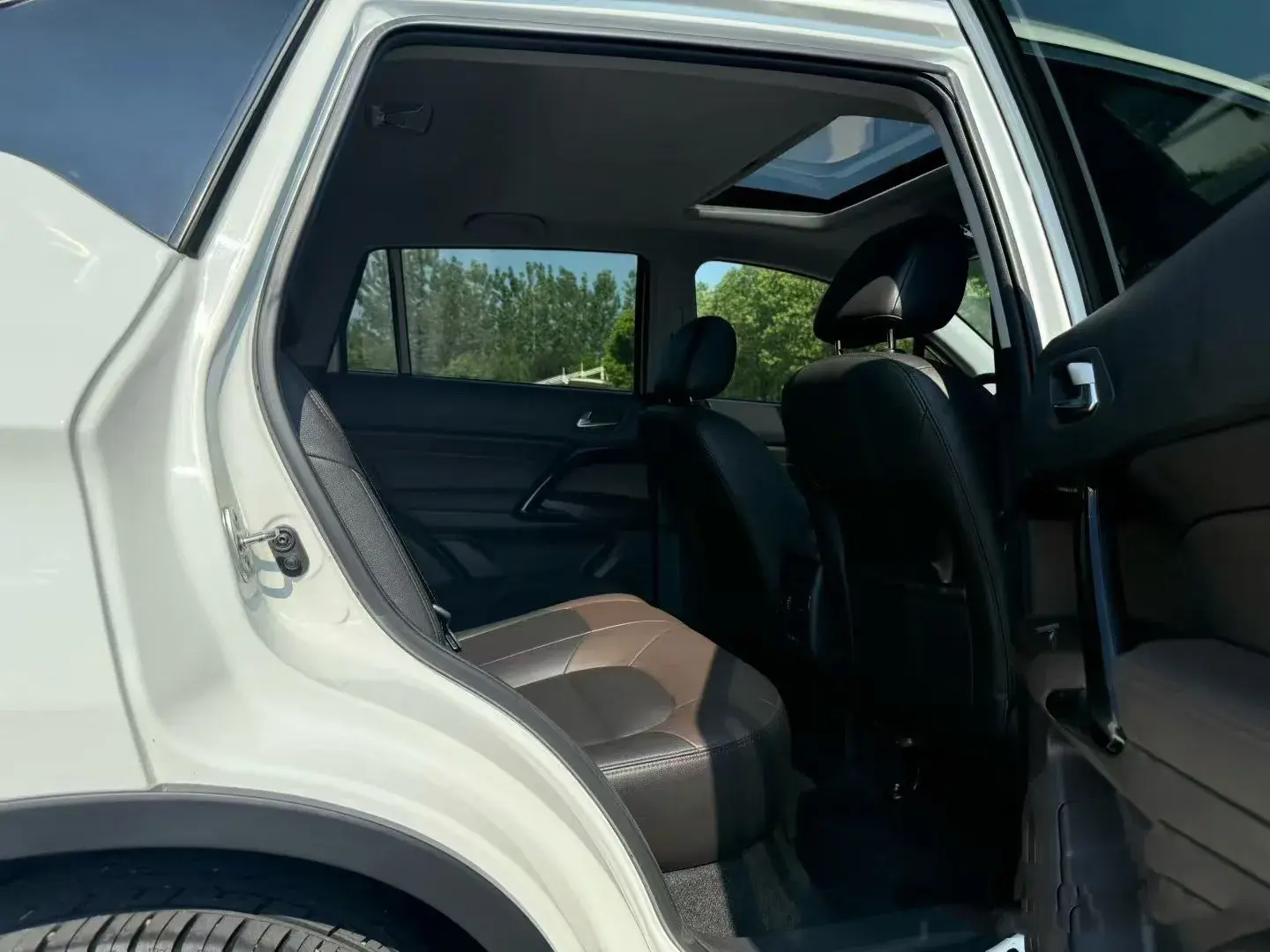 2017 GAC TRUMPCHI thumbnail 4