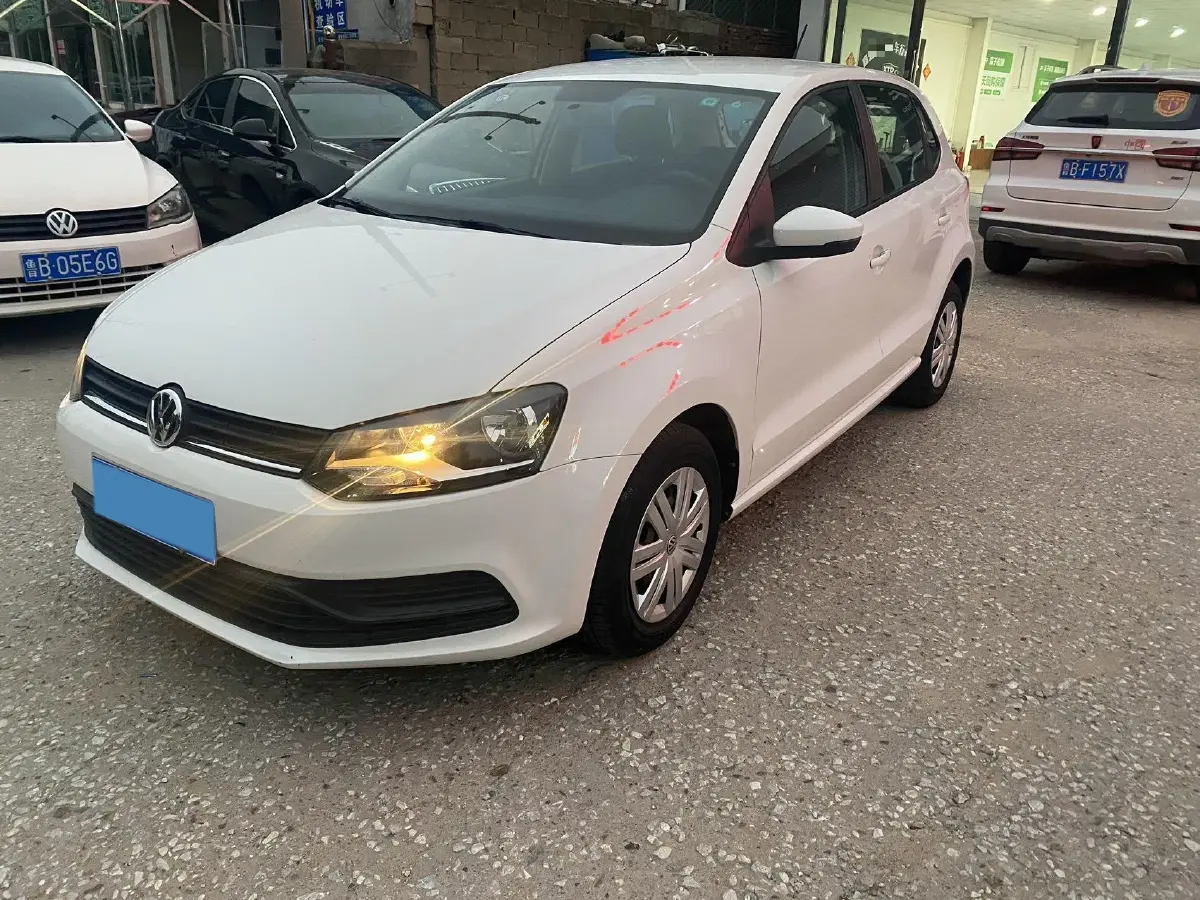 2016 Volkswagen Polo 1.4L 90HP L4 6AT