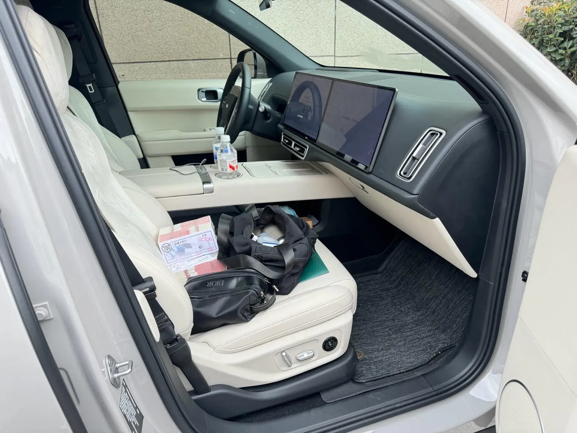 2024 LI L6 thumbnail 4