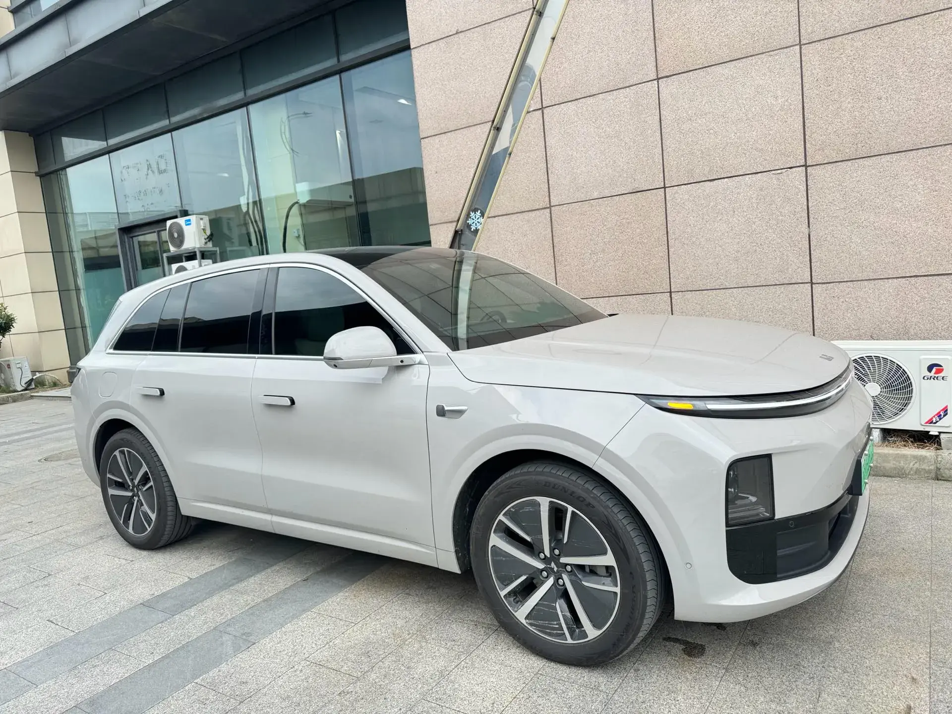 2024 LI L6 thumbnail 3