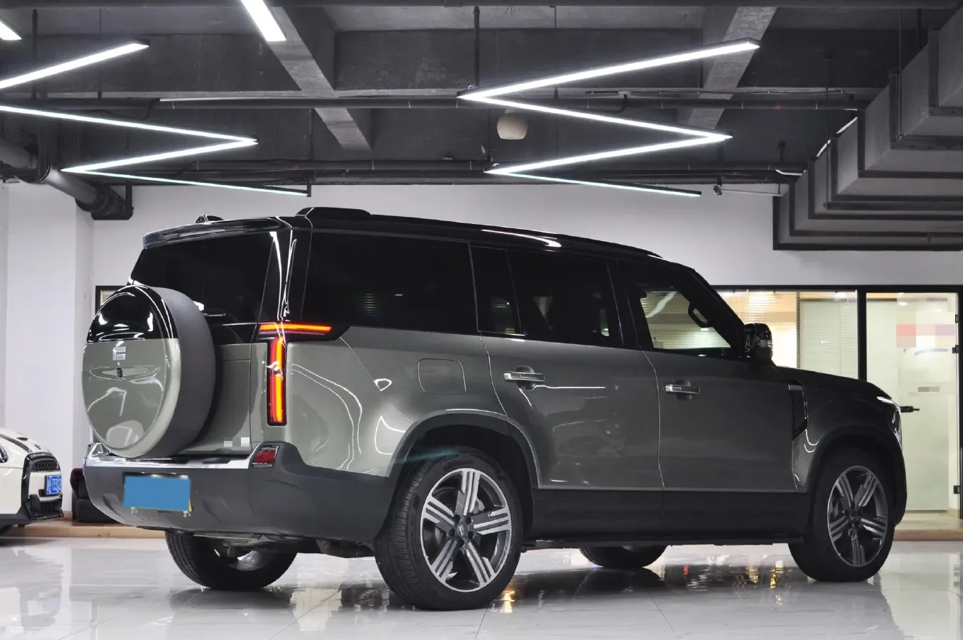 2023 ROX 01 1.5T 152HP L4 REEV 56.01KWH,autocango,china used car exporter,china ev exporter,chinese used car exporter,chinese used ev exporter