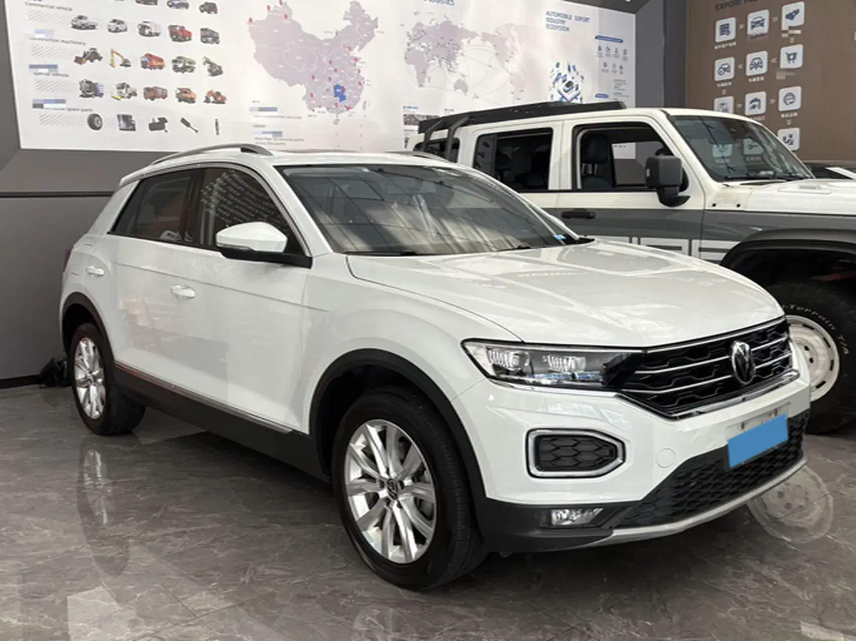 2022 VOLKSWAGEN T-ROC thumbnail 3