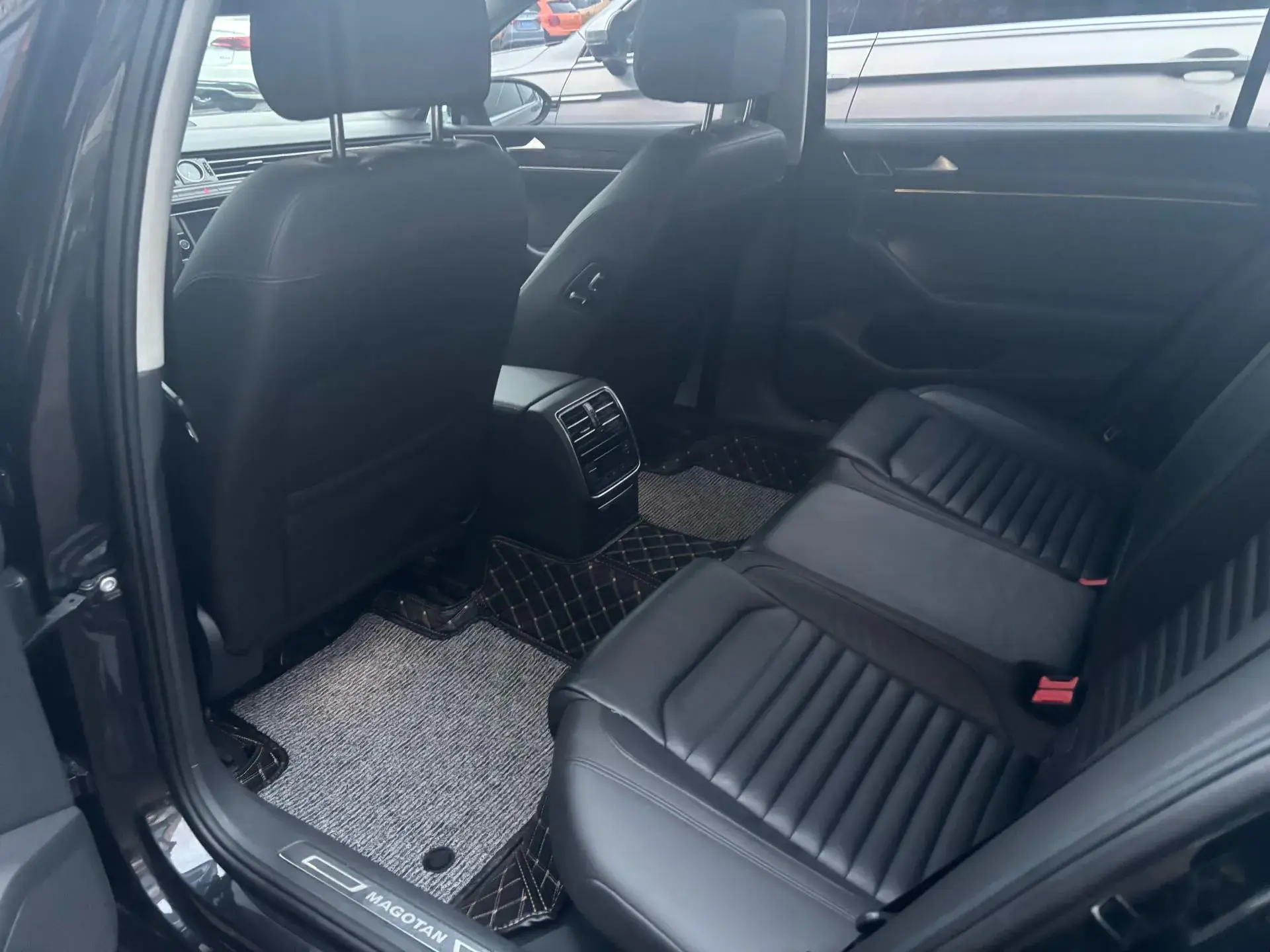 2018 VOLKSWAGEN MAGOTAN thumbnail 4