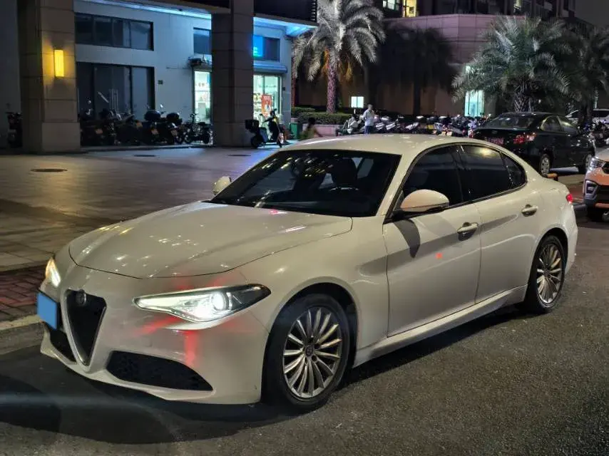 2017 ALFA ROMEO view 1