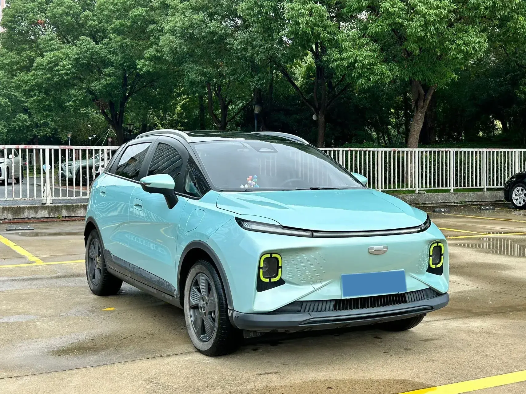 2023 GEOMETRY E thumbnail 3