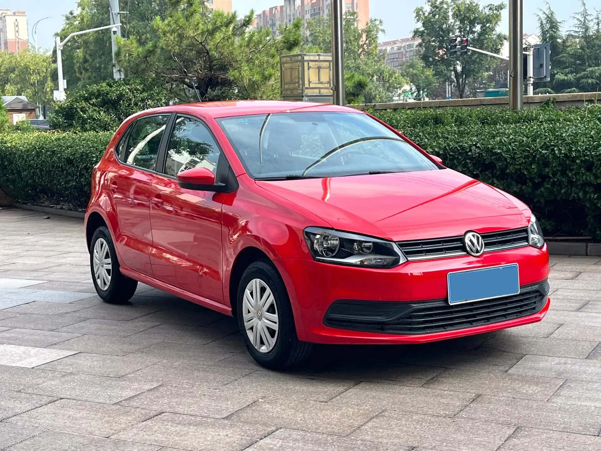2016 VOLKSWAGEN POLO thumbnail 3