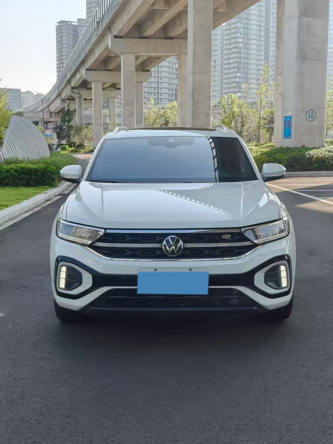 2023 VOLKSWAGEN T-ROC thumbnail 2