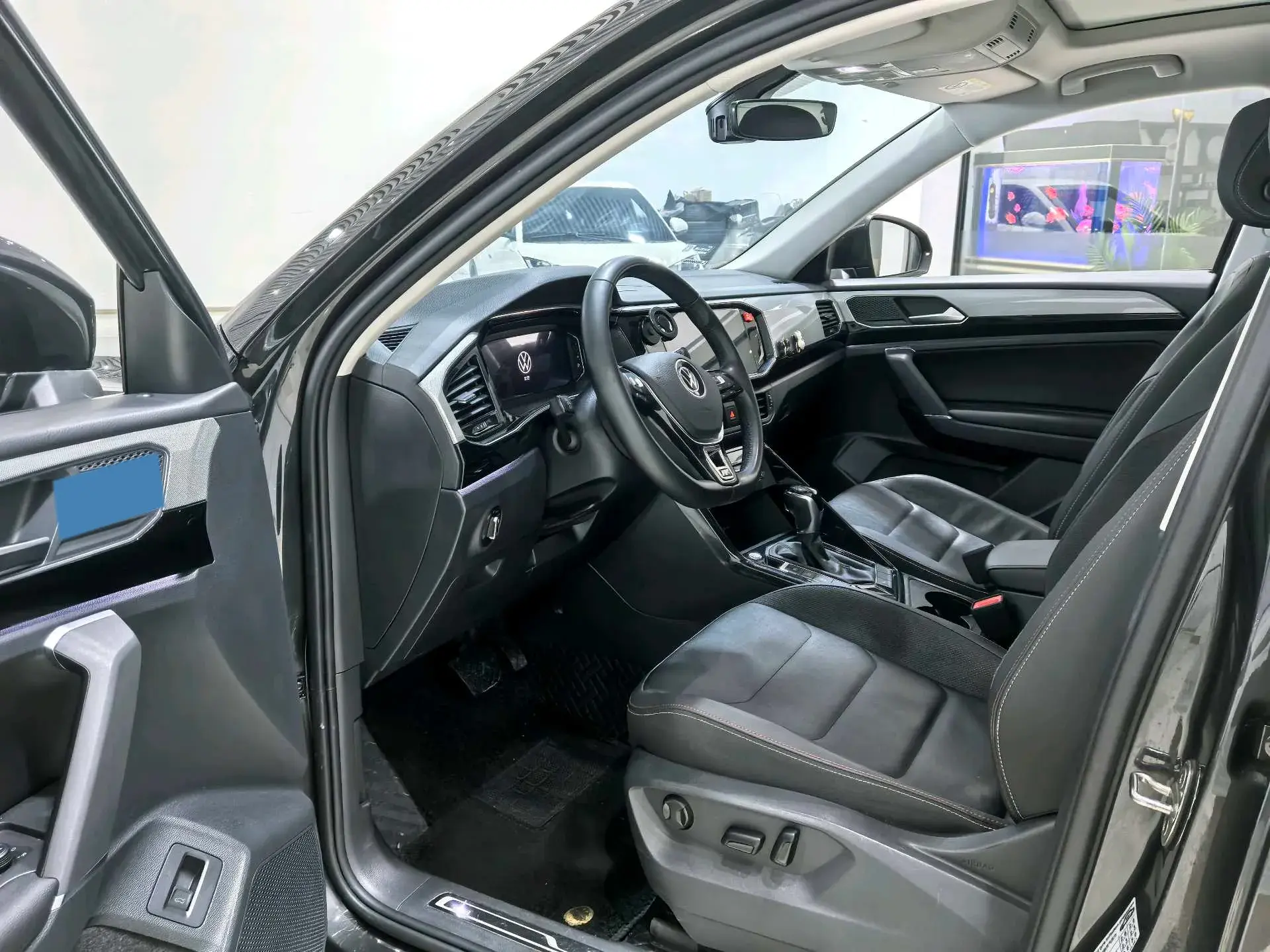 2022 VOLKSWAGEN TAYRON thumbnail 4