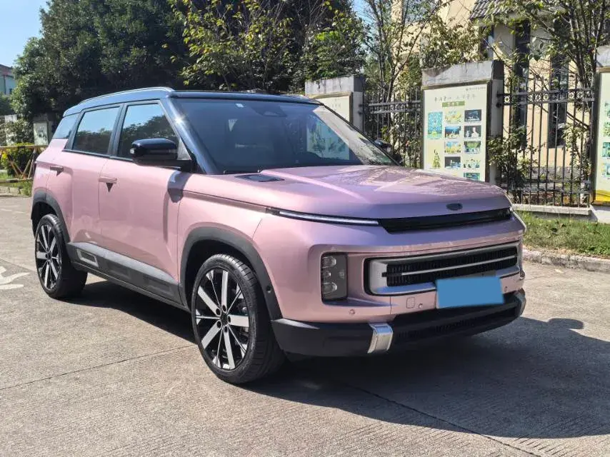 2023 GEELY ICON thumbnail 3