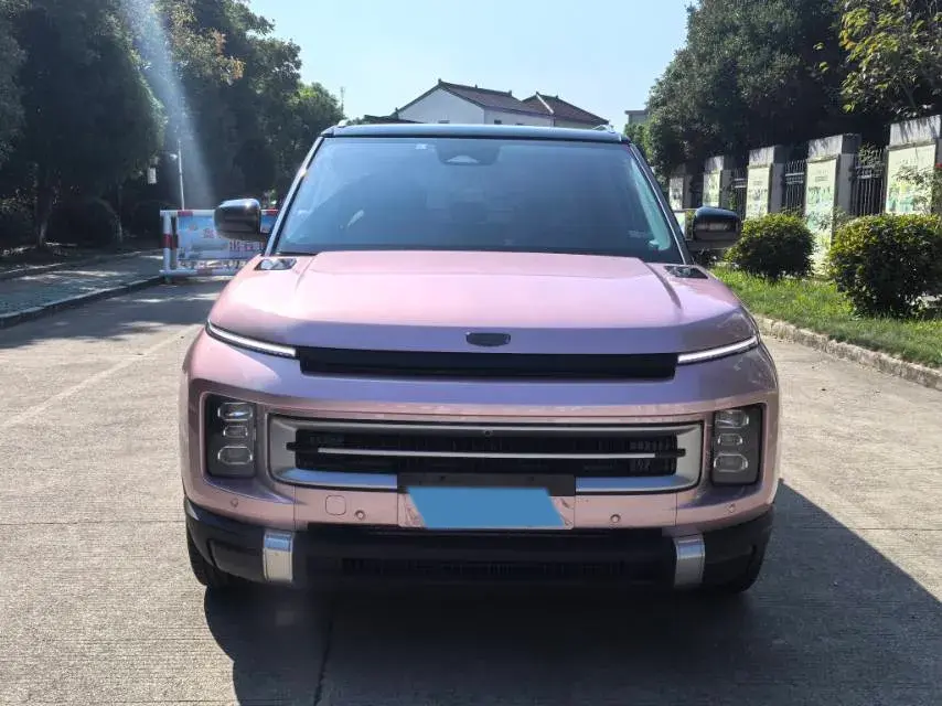 2023 GEELY ICON thumbnail 2