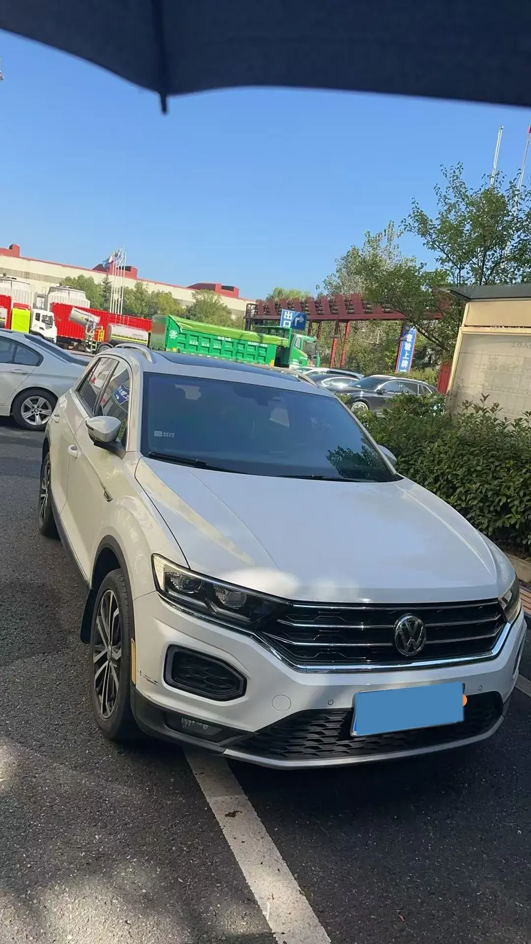 2019 VOLKSWAGEN T-ROC thumbnail 2