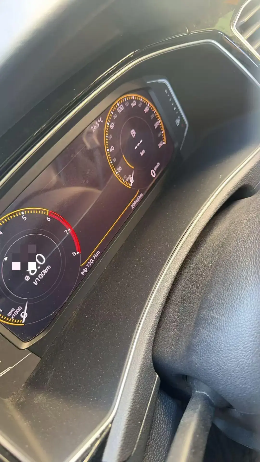 2019 VOLKSWAGEN T-ROC thumbnail 3