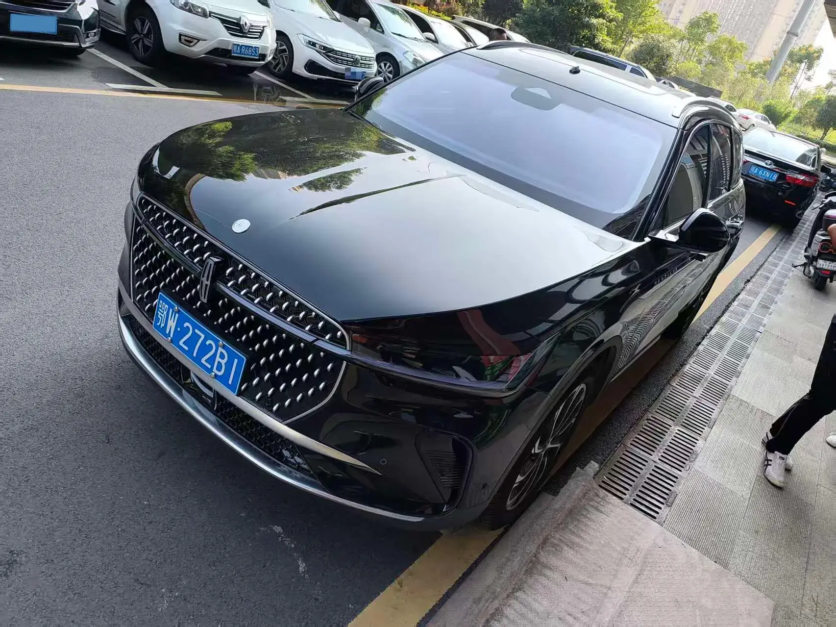 2023 LINCOLN NAUTILUS view 1