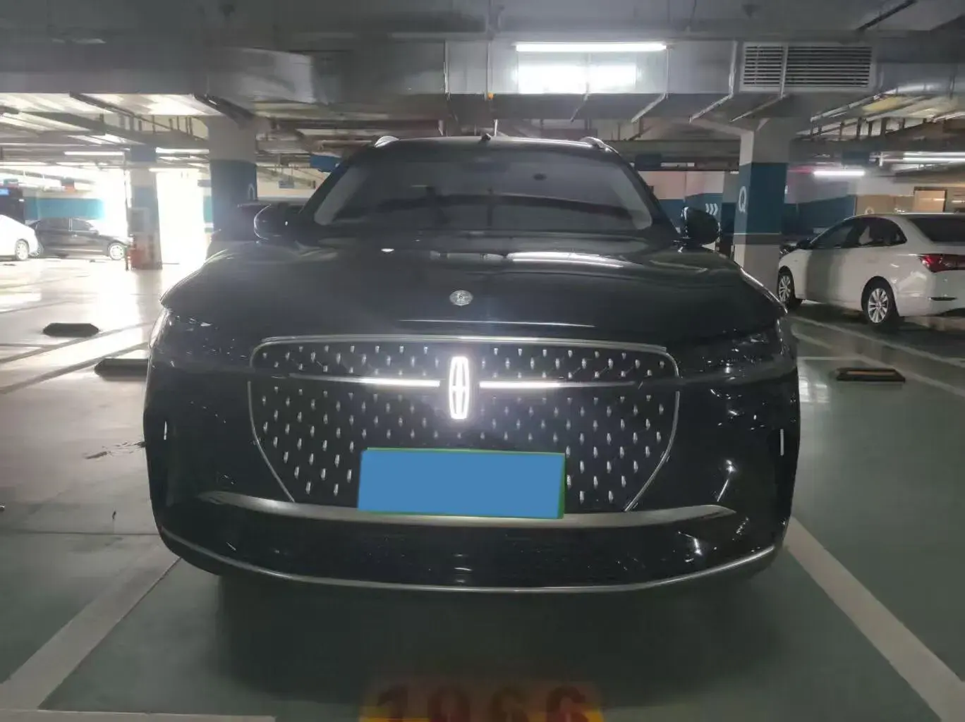 2023 LINCOLN NAUTILUS thumbnail 2