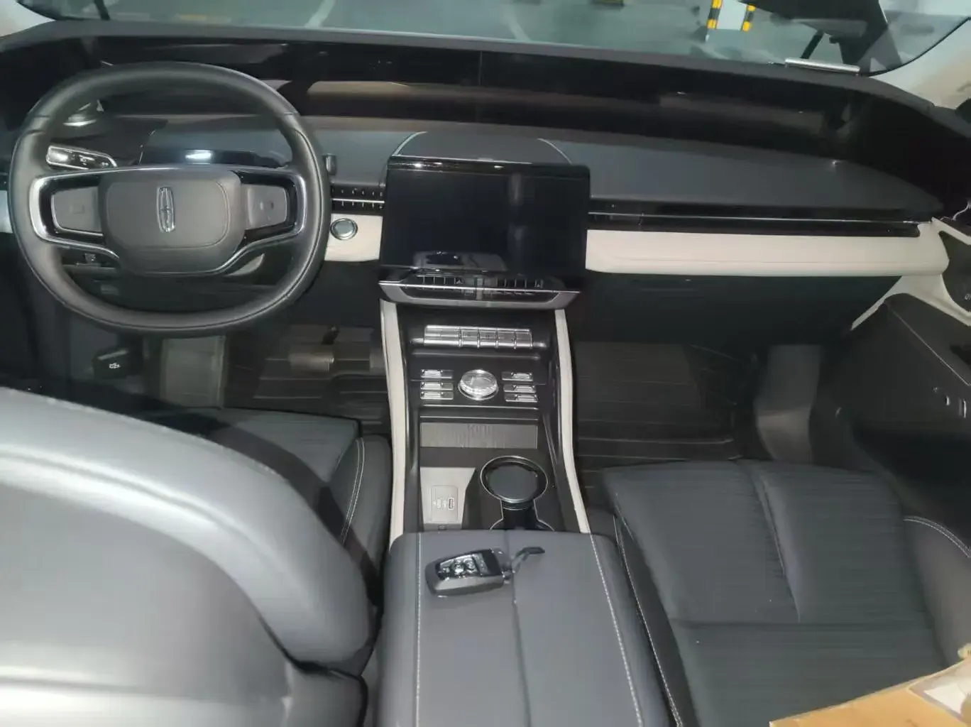 2023 LINCOLN NAUTILUS thumbnail 3