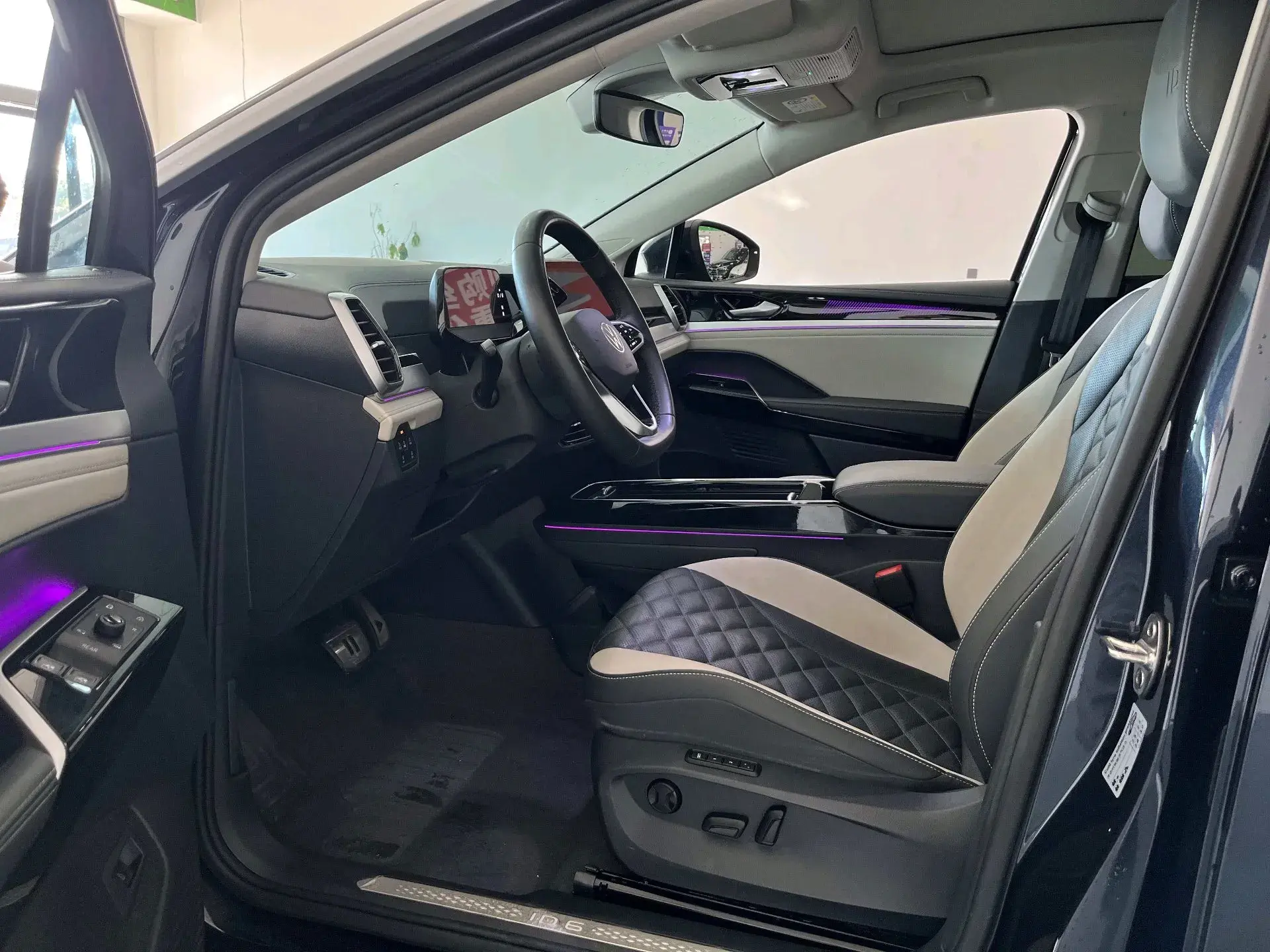 2022 VOLKSWAGEN ID.6 thumbnail 4