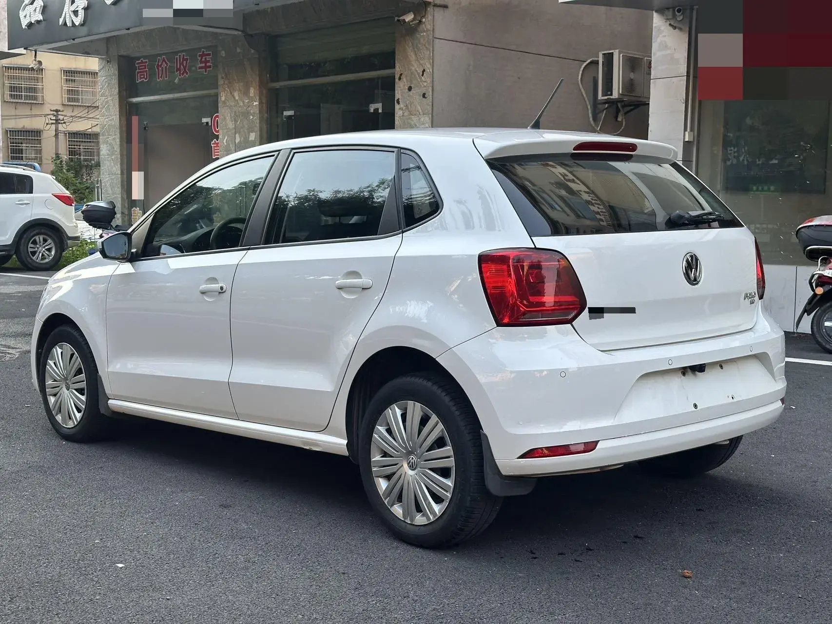 2016 VOLKSWAGEN POLO thumbnail 4