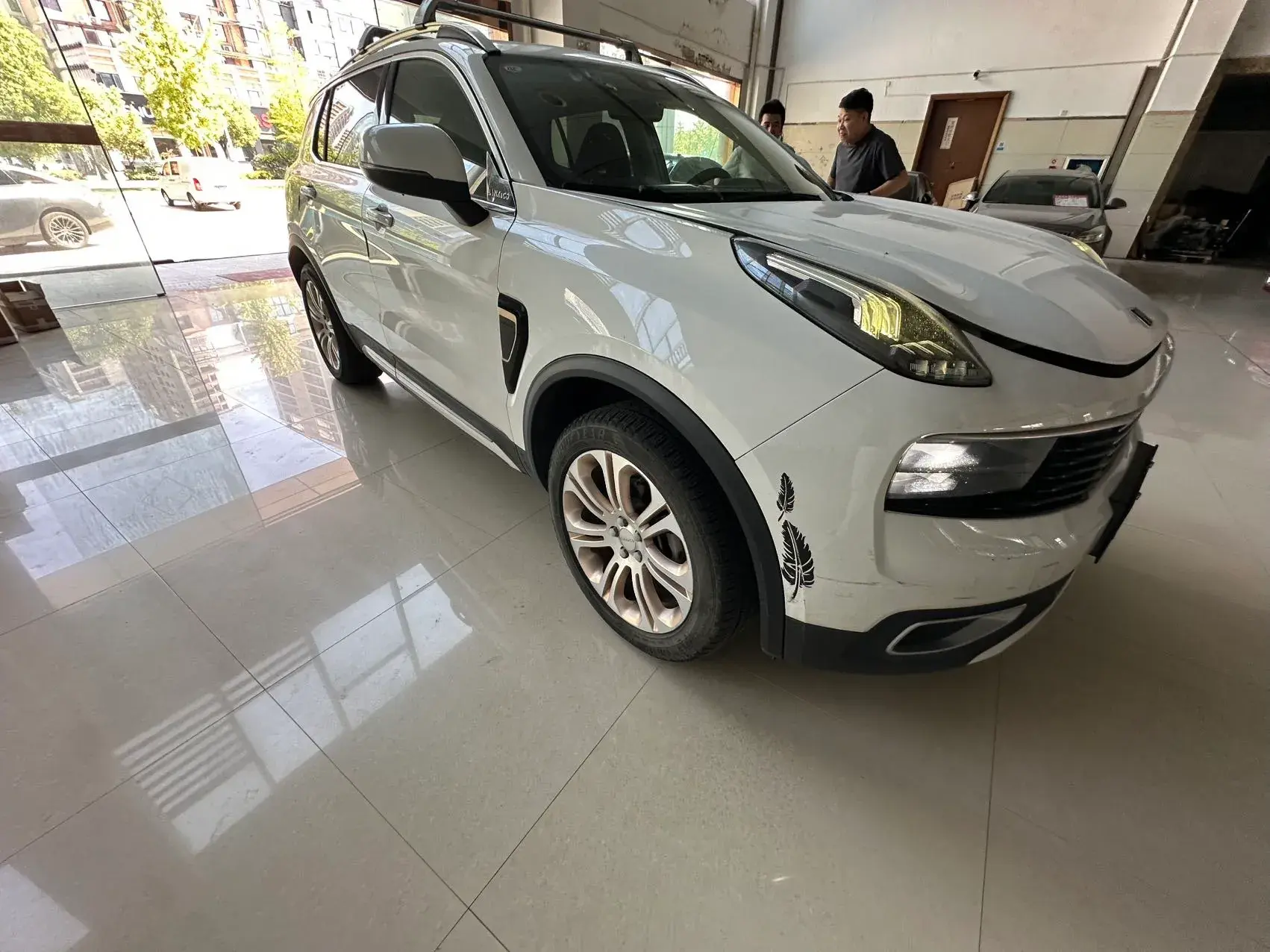 2018 LYNK&CO 01 thumbnail 3