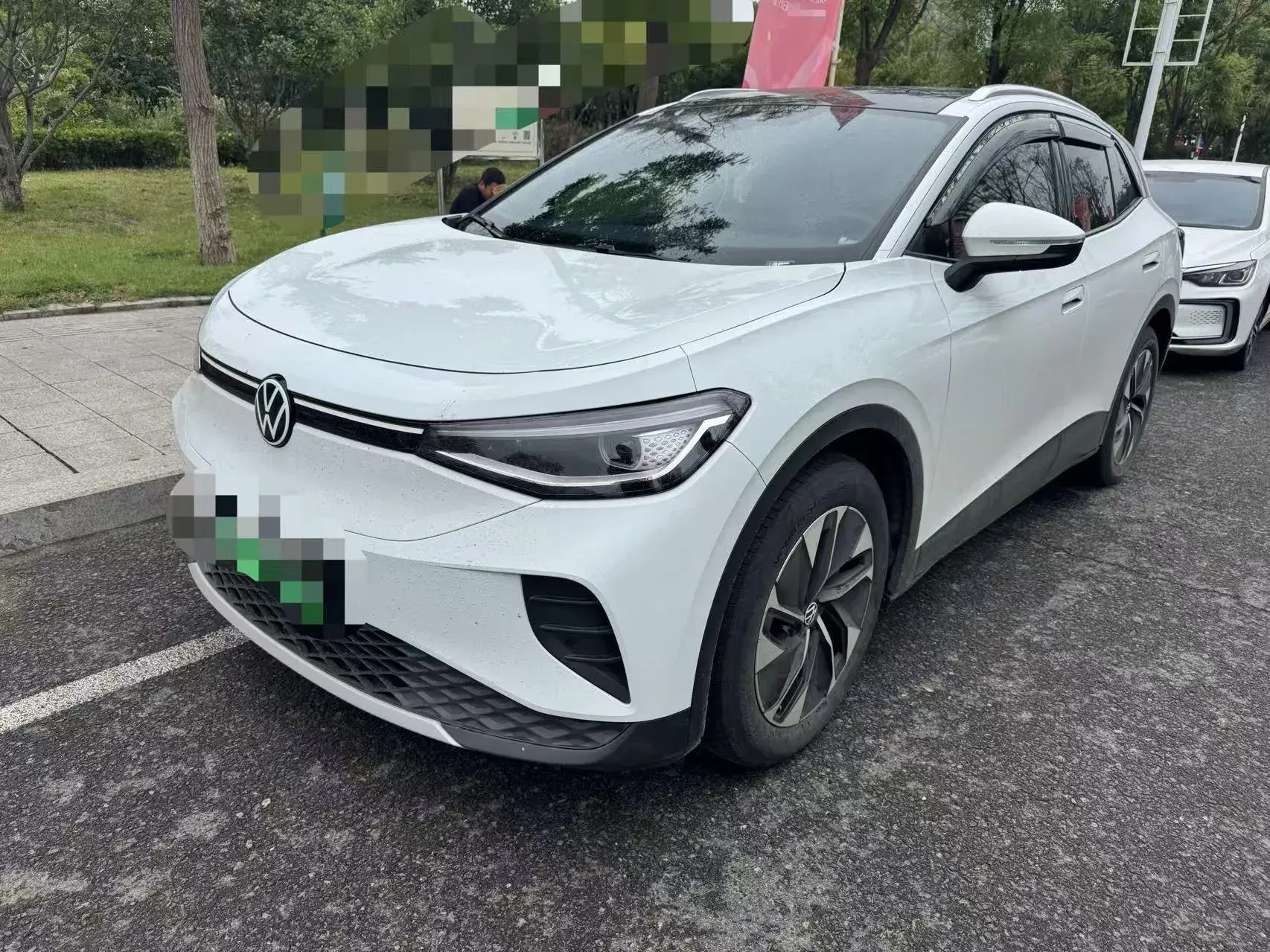 2025 VOLKSWAGEN ID.4 view 1