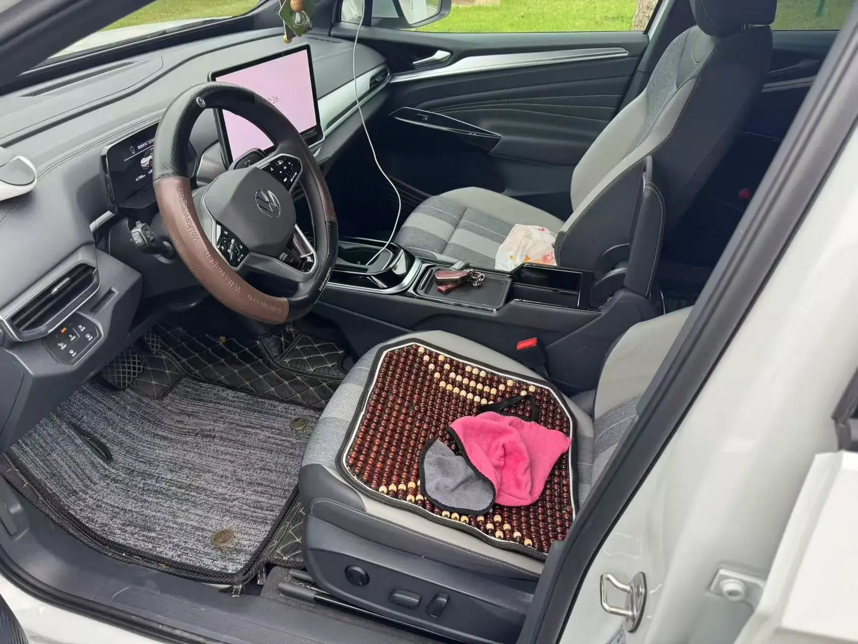 2025 VOLKSWAGEN ID.4 thumbnail 4