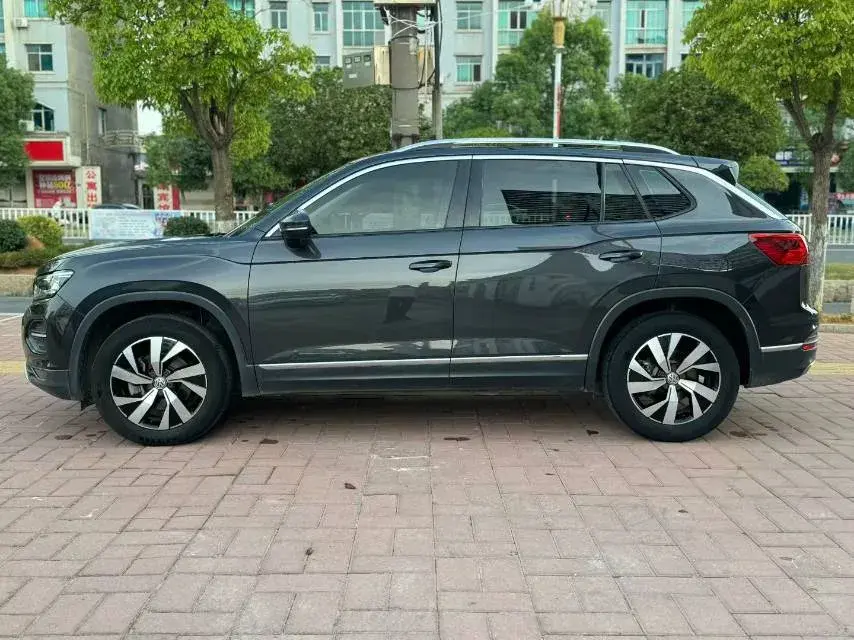 2019 VOLKSWAGEN TAYRON thumbnail 3