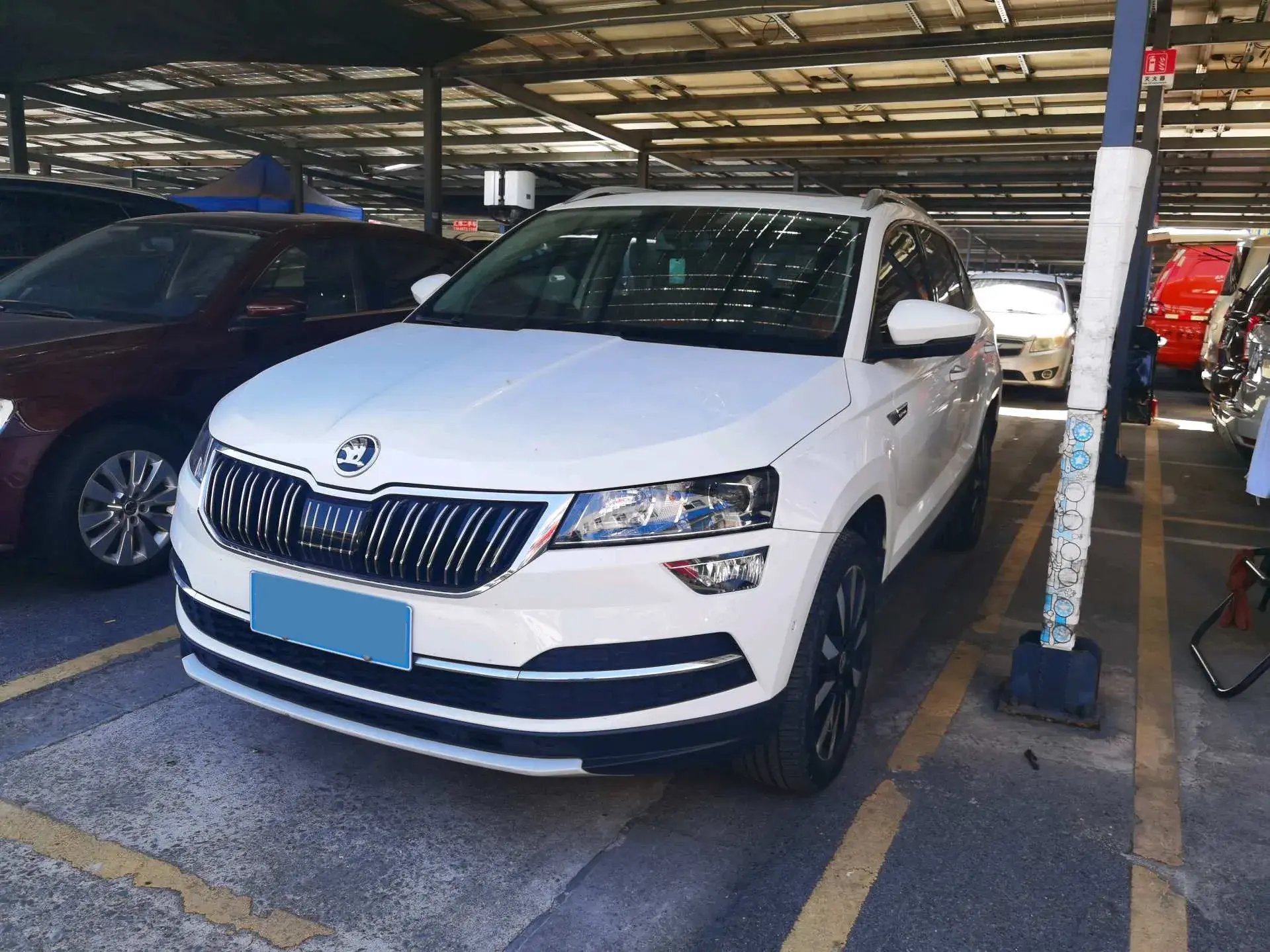 2019 SKODA KAROQ view 1