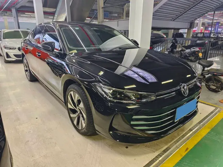 2025 VOLKSWAGEN PASSAT thumbnail 3