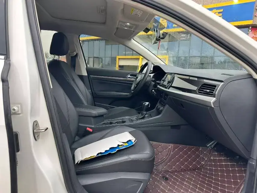 2018 VOLKSWAGEN LAVIDA thumbnail 4