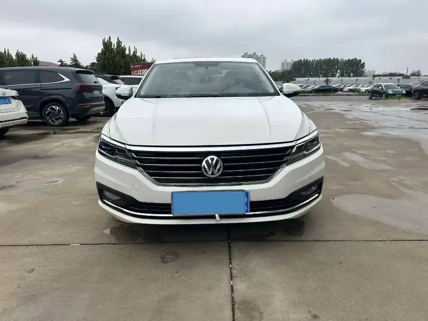 2018 VOLKSWAGEN LAVIDA thumbnail 3