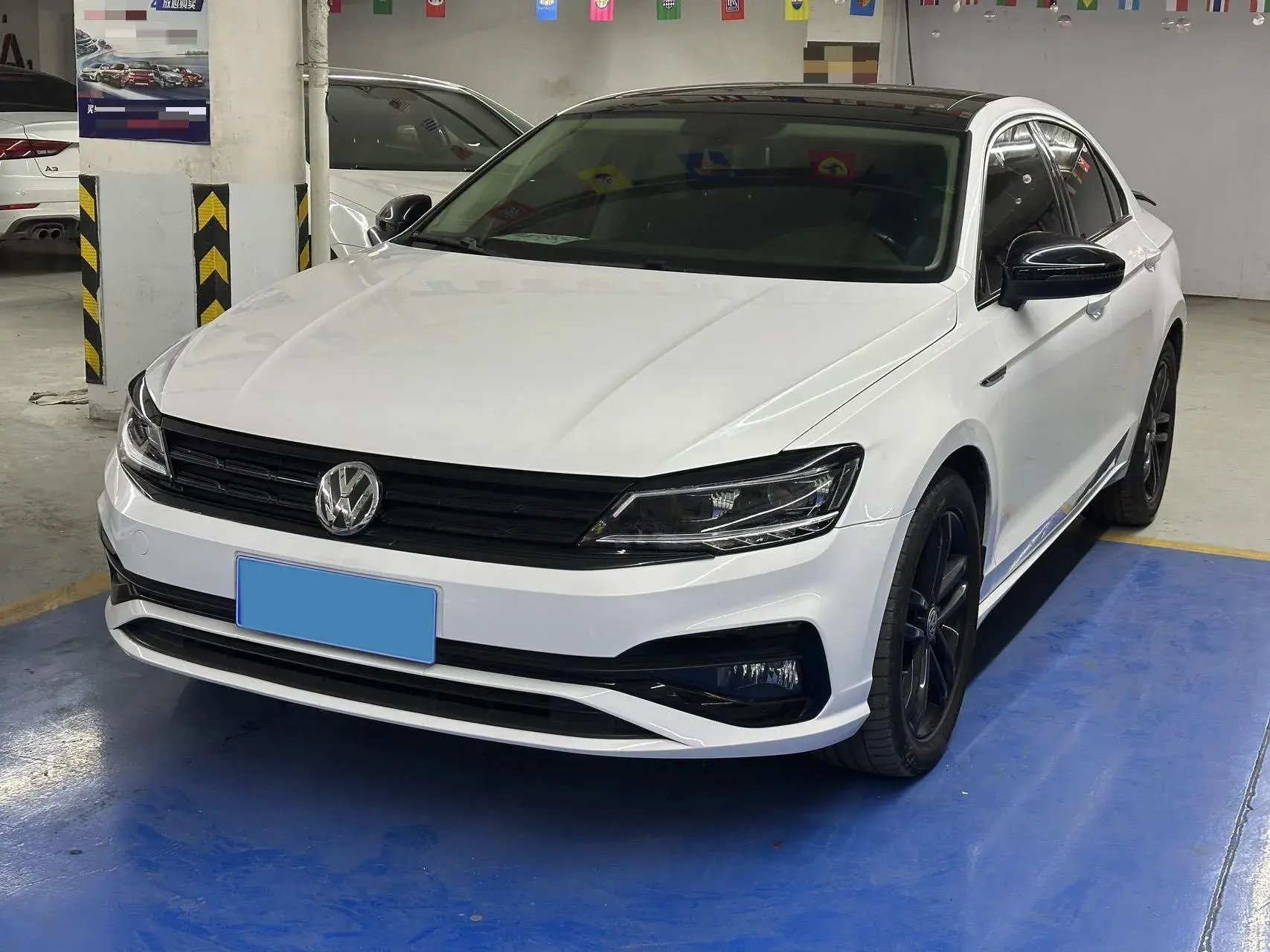 2021 VOLKSWAGEN LAMANDO view 1