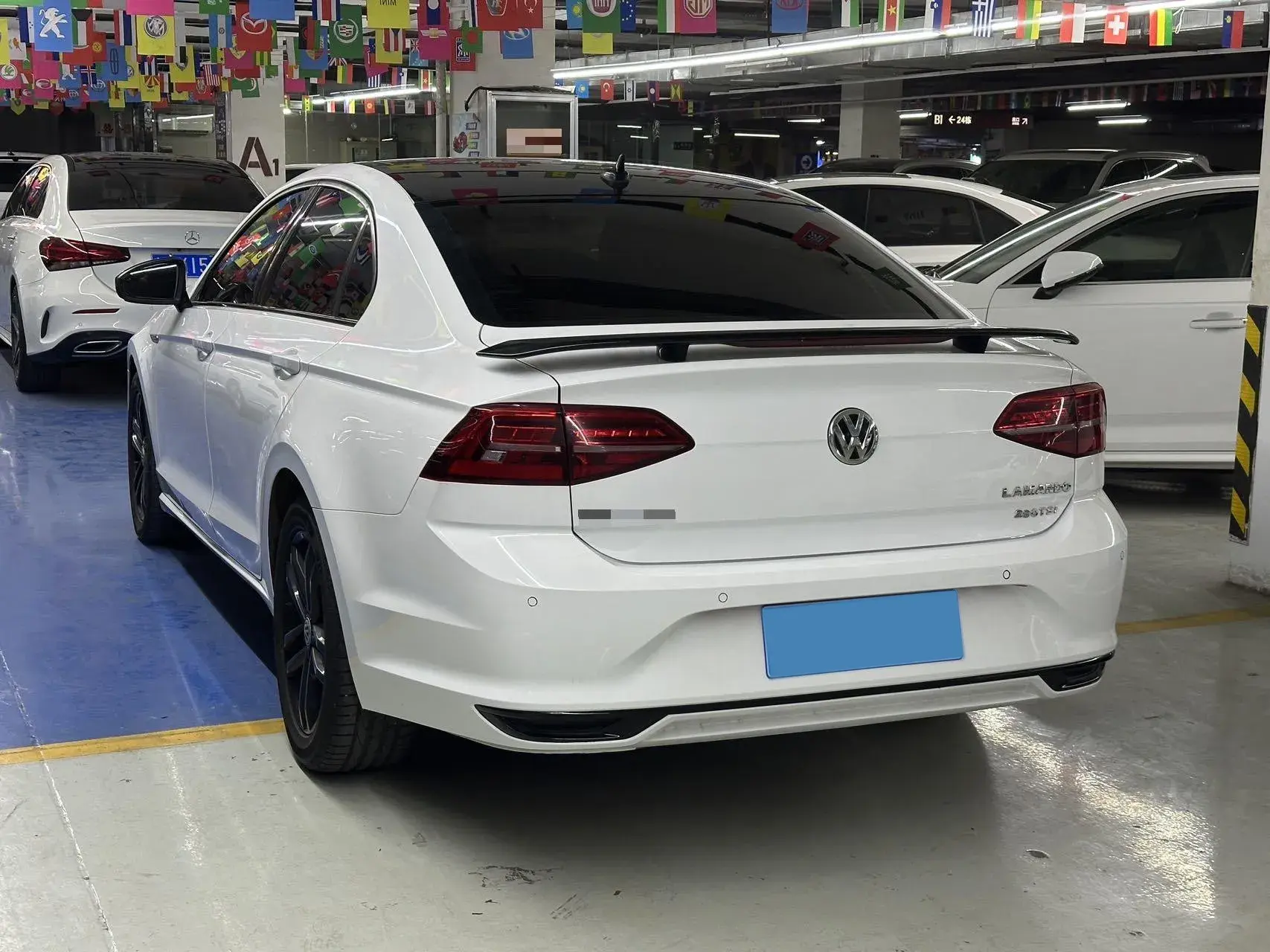 2021 VOLKSWAGEN LAMANDO thumbnail 4