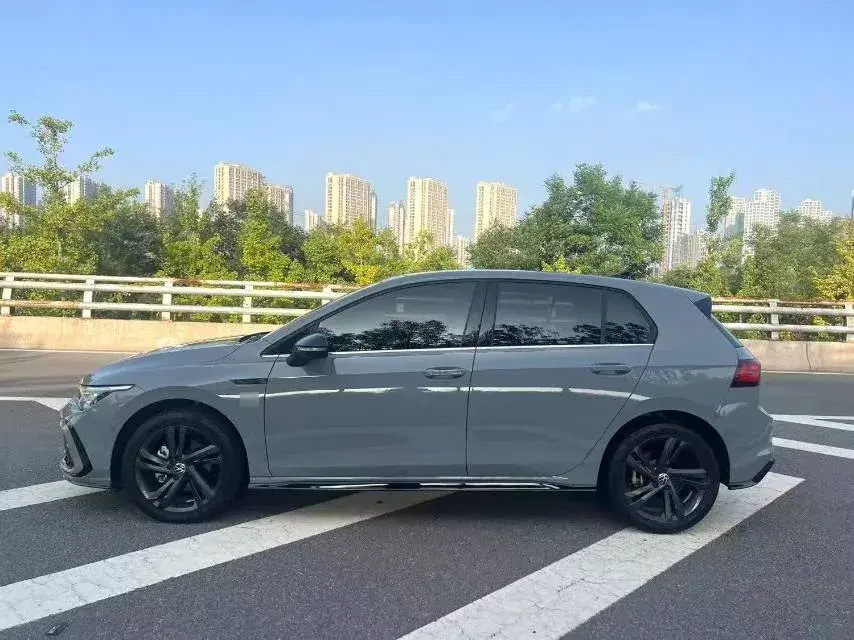 2023 VOLKSWAGEN GOLF thumbnail 4