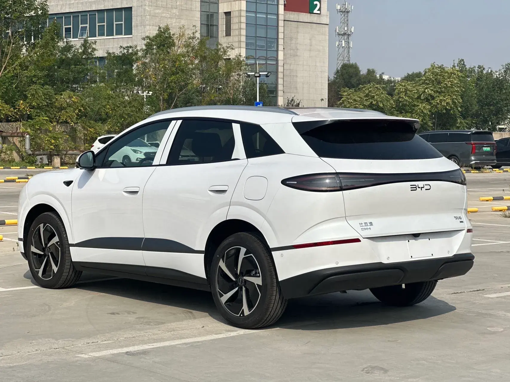 2025 BYD SEA thumbnail 4