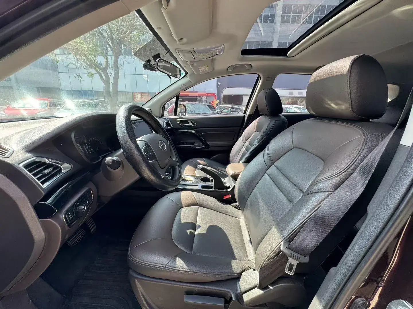 2017 GAC TRUMPCHI thumbnail 4