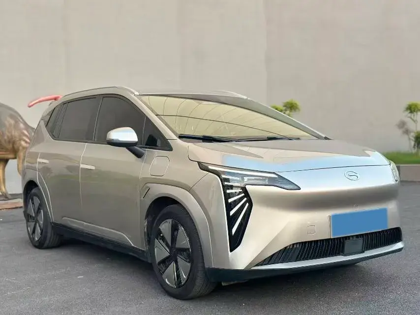 2023 AION Y thumbnail 3