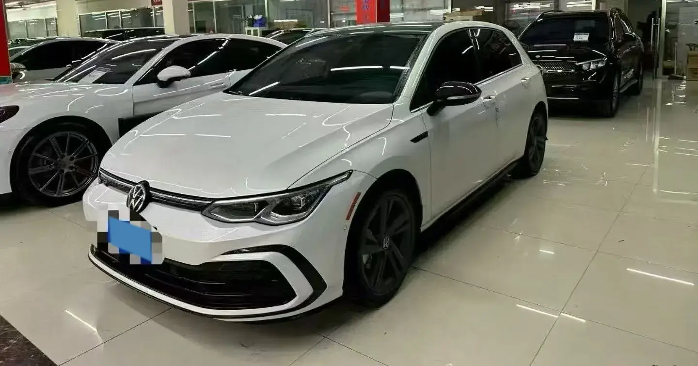 2021 VOLKSWAGEN GOLF view 1