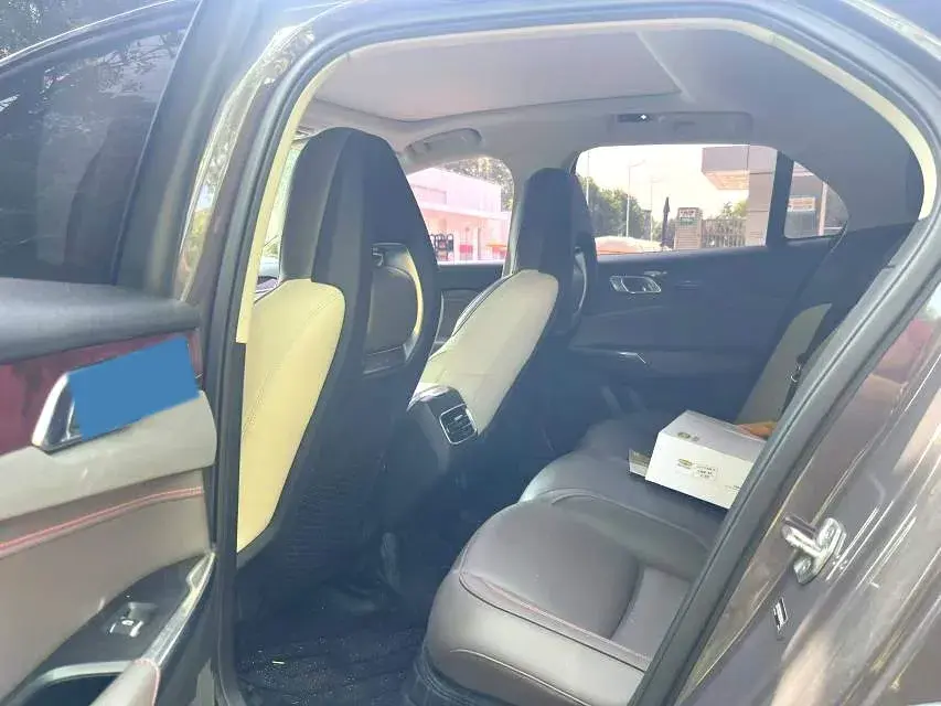 2019 LYNK&CO 02 thumbnail 4