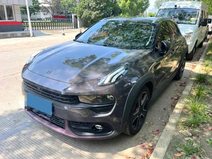 2019 LYNK&CO 02 view 1