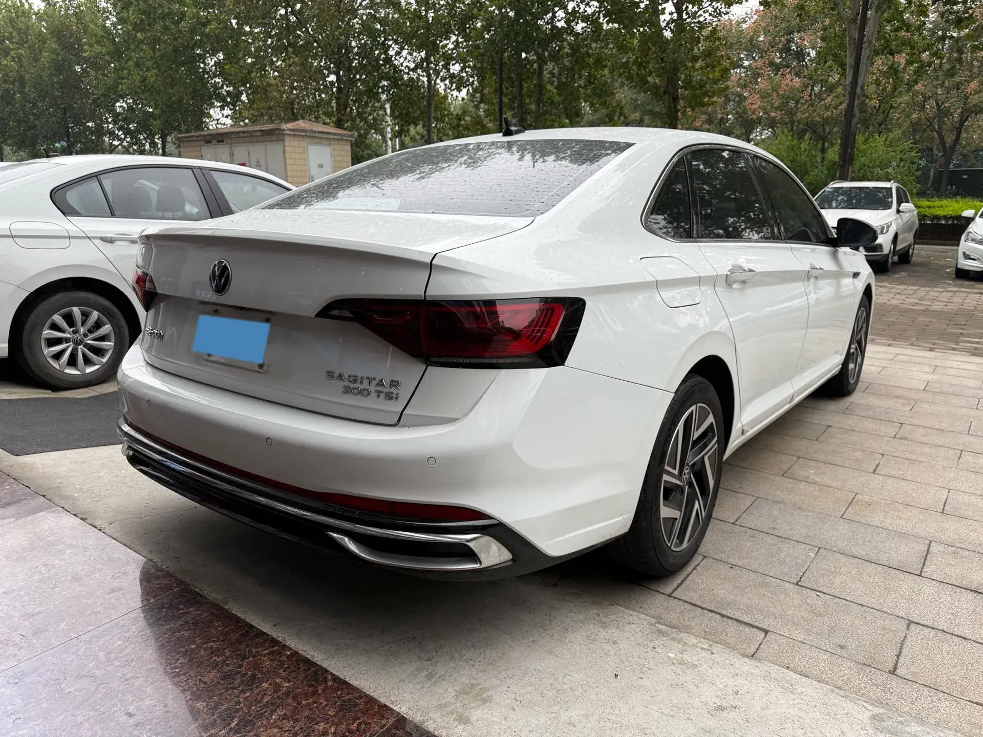 2023 VOLKSWAGEN SAGITAR thumbnail 4