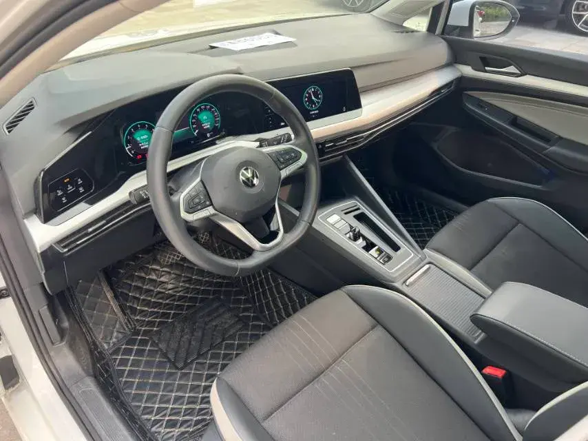 2021 VOLKSWAGEN GOLF thumbnail 4