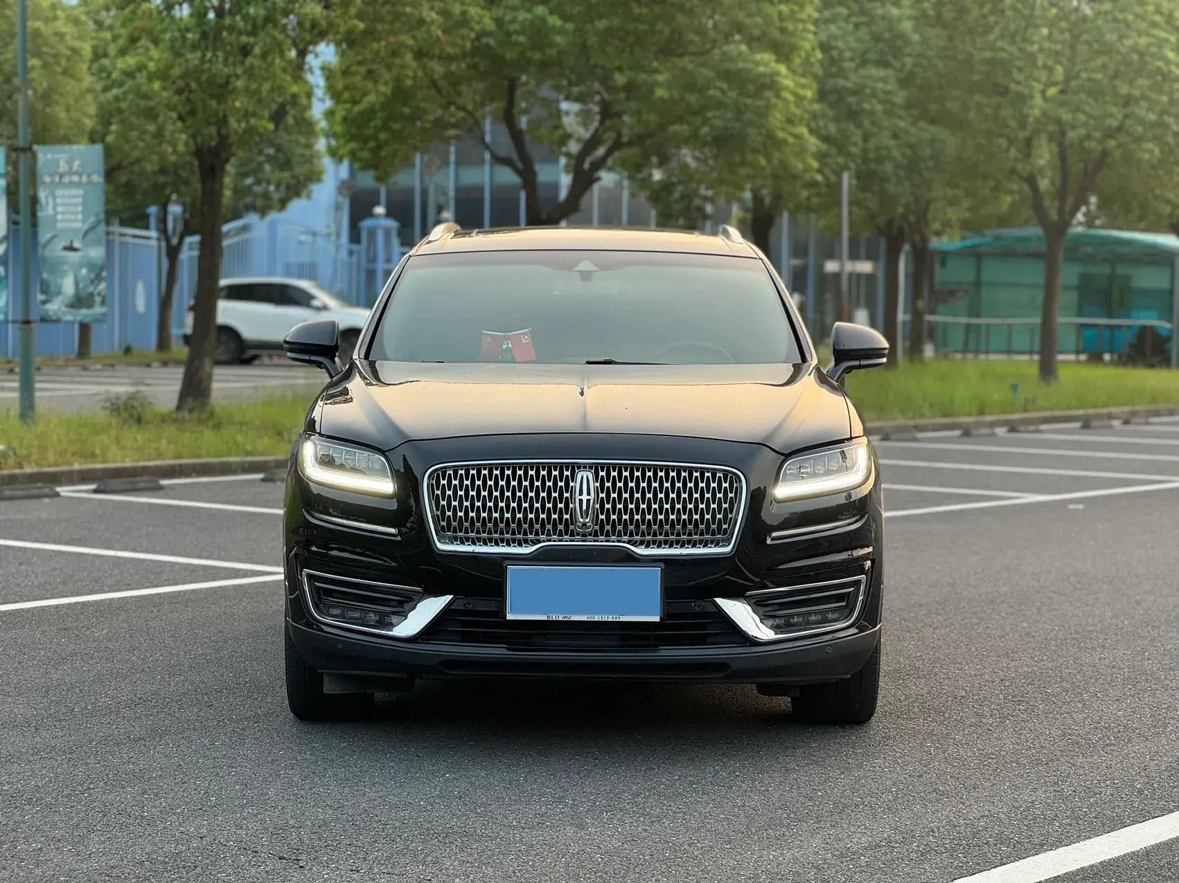 2019 LINCOLN NAUTILUS thumbnail 2