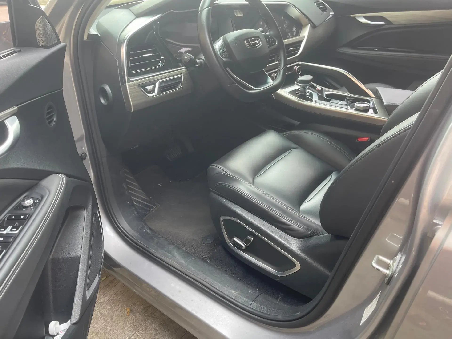 2019 GEELY TUGELLA thumbnail 3