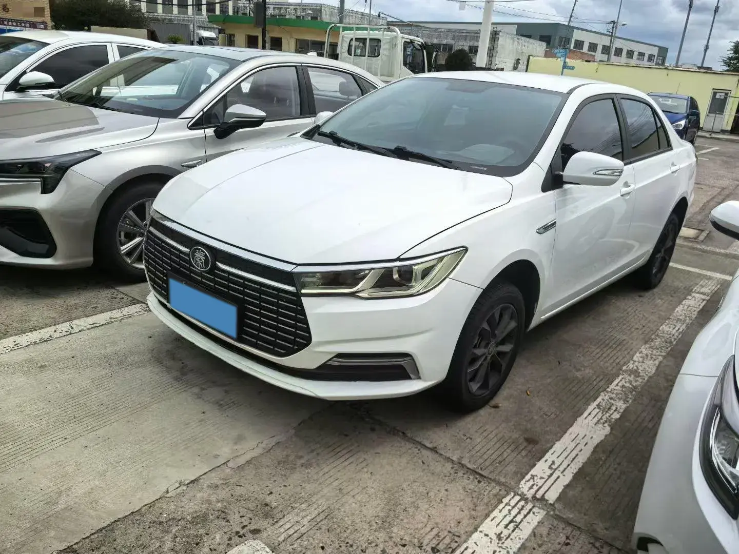 2019 BYD QIN view 1