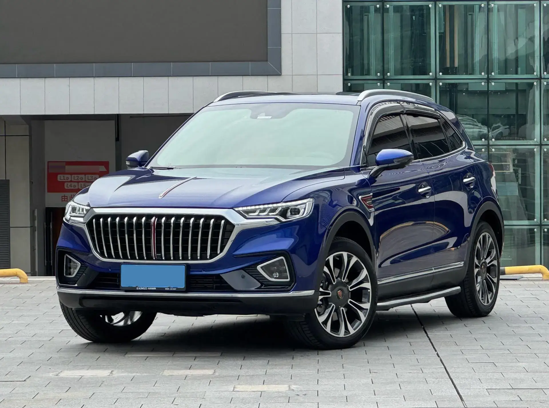 2022 HONGQI HS5 view 1